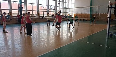  Starsi siatkarze Ośrodka Sportowego Pieniny walczyli o awans do zawodów…